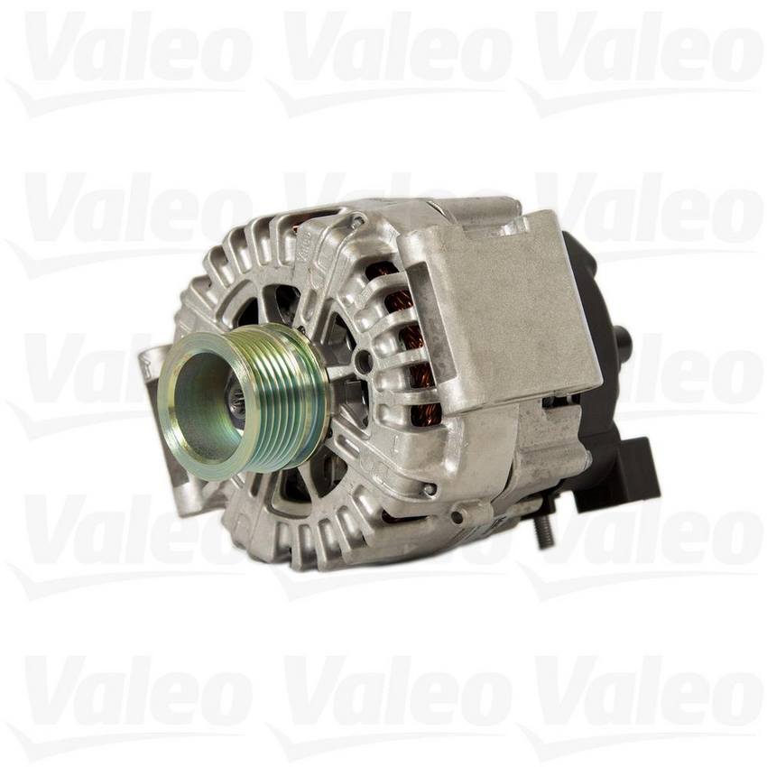 Mercedes Alternator 0009061722 - Valeo 439842